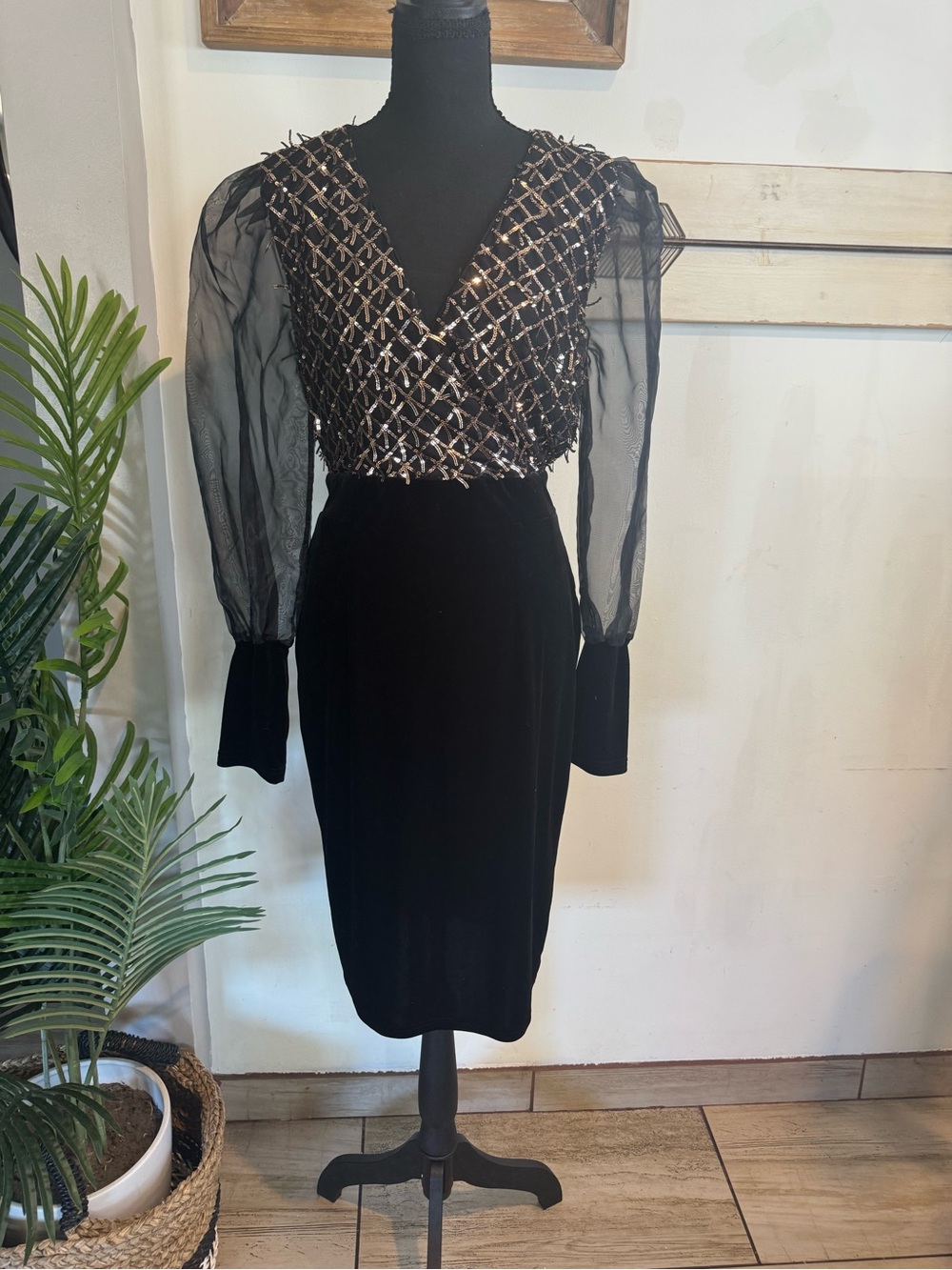 SHEIN Black Velvet Cocktail Dress with Beaded Bodice